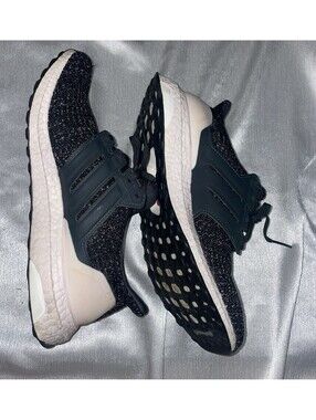 Adidas Ultraboost 4.0 running Shoe black and white speckle pattern knit Size 10